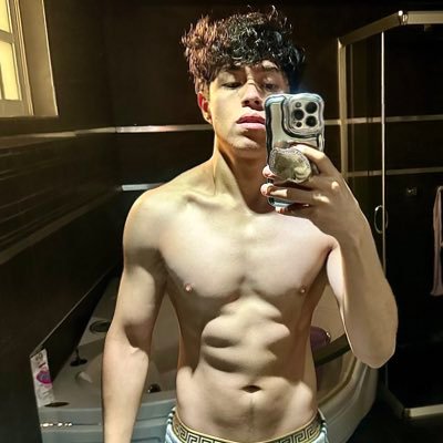 master_street's profile picture. Mexico | 21 | Alpha💪🏻. I enjoy causing you emotional, psychological and financial pain🤑💰 #findom #bullying Throne Wishlist! https://t.co/RRhg5WfaQ8