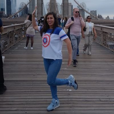 Maestra de inglés/Escritora/deportista/gamer. Autora de El Legado Perdido.
Twitch: lucynorton5