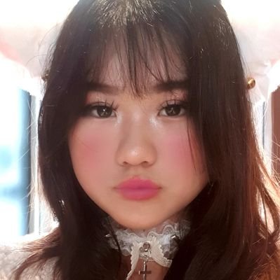 khloe_alexii's profile picture. 