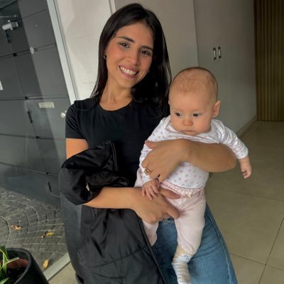 JesssicaE_'s profile picture. 