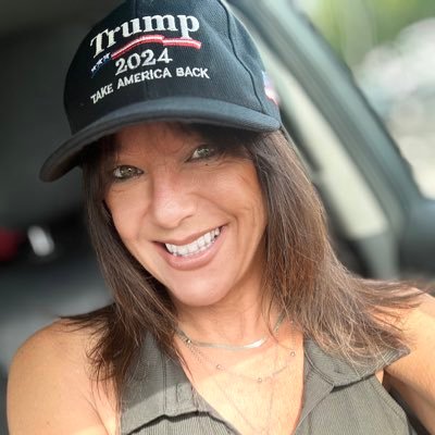 🇺🇸Proud Trump supporter🇺🇸❤️#MAGA 👠 #MAHA❤️GOD, PRO LIFE!❤️ Free thinker! #2A supporter! #NONvaxed# 💉 LETS DO THIS!!