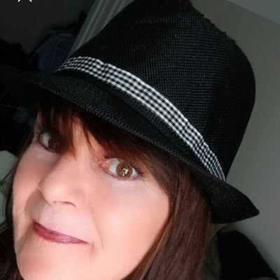 health and social care worker, hometown Liverpool 😍 dog lover 🐕 miss our EU freedoms..No DMs please