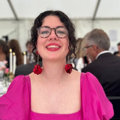 Civil servant @FCDOGovUK 🇫🇷 | Not actually as boring as my Twitter might suggest | policy ⚡ history 📚 adventures ⛰️ Views my own.