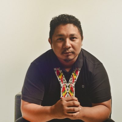 Liderança Indígena do Povo Tiriyó(Tarëno). Técnico em Análises Clínicas, fotógrafo e acadêmico de Direito na UEAP.