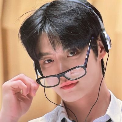 22y • Hellcife • Ele/Dele • Kpop + BL 💞
Comentarista do #PodcastEpisódio11 🎧🎙