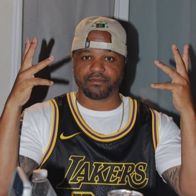 pyratelyfe's profile picture. Just Watching