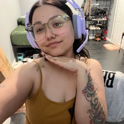 _fainauriel's profile picture. •fake gamer gurl • npc energy • she/her•