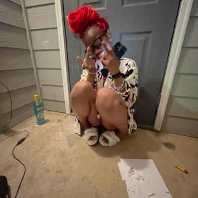 thaarealbarbiie's profile picture. new account . RIICH OFF LASHES ❤️