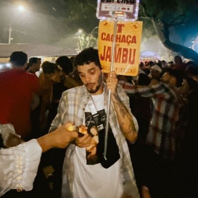 alysonfelix22's profile picture. Se nem tu sabe o que eu quero, quem dirá eu saber.