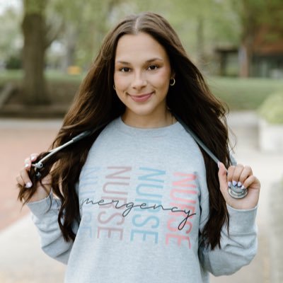 SophiaEli22's profile picture. emergency department nurse 🩺 ✞ 🇩🇴