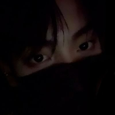 gyuryyy's profile picture. deeper the night, brighter the light.