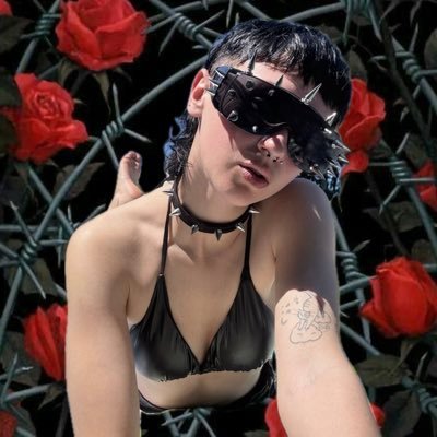 18+ MDNI 🔞 20’s | THEY/HE | 7/5 👣 Switch Fetish Model + Producer | ThemDom + FinDom | Major Brat | initial $33.33+ $smokinrose444 allmylinks 👇🏼