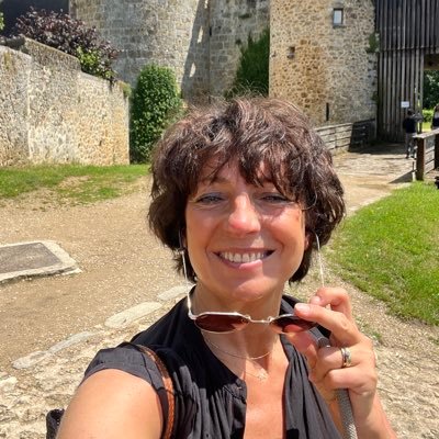 #Communication #Media professional, #sommelier #winelover, lecturer, CEO in #mediaintelligence #technology business, now Czechwoman discovering #France