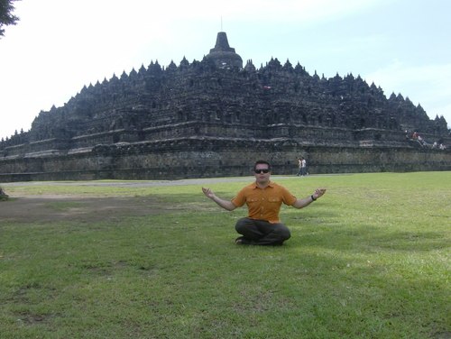 Travel passionate, travel addicted. works in travel tech. Expat. Foodie