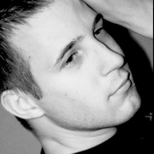 Teddeh's profile picture. Flyin' here n there servin' bags-o-snacks