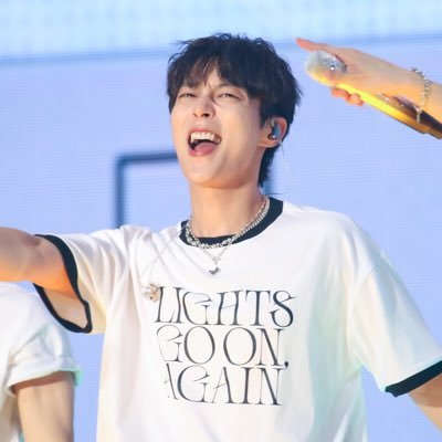 DJs0407's profile picture. #BYULIGHT💡🌹 #HIGHLIGHTXBEAST 💜💛💚💙