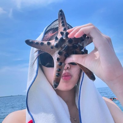 🙂
this acc love katie sm💛
- a gg and wlw stan
(katie mcgrath is my wife and 99+ others are my gf 🦋)
supercorp🏳🏳️🌈
In nature, nothing exists alone..