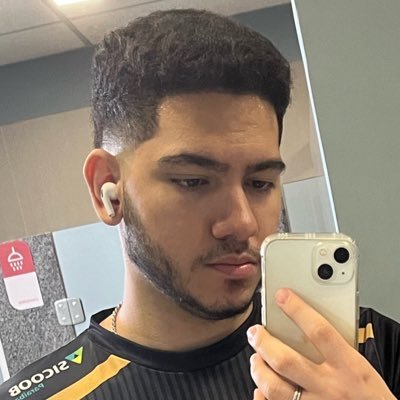 slorandd's profile picture. Galo, opiniões merdas, Galo, besteiras, Galo. Aspirante a dev. @TrezeFCOficial | @moraisduda1❤️