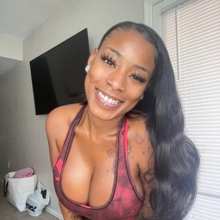I'm an easy going lady,I render services..
I'm a massage therapist.. full body massage