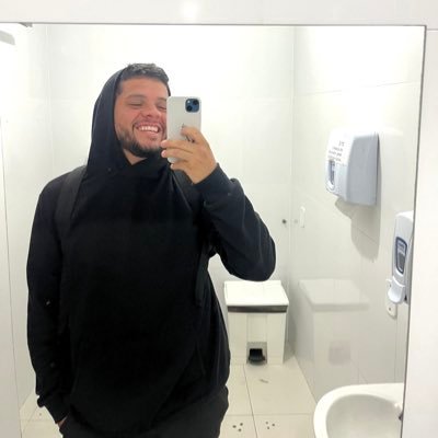 P_Feijo7's profile picture. quero nem ser visto, quem dirá ser lembrado.