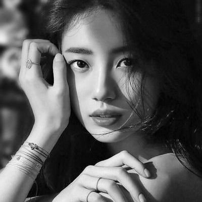 Nada más especial que tu mismo.
si dejas huella, no habrá olvido🤍
자신보다 더 특별한 것은 없습니다. 흔적을 남기면 잊혀지지 않습니다.🤍 DM🚫