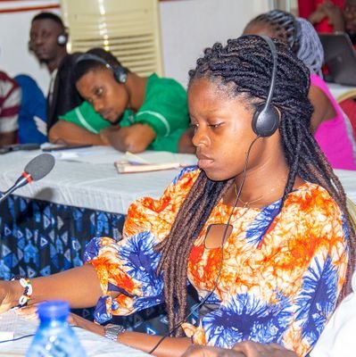 Journaliste #rédactrice et présentatrice.
#Créatrice de #contenus en changement social de comportement.
Passionnée de l'#environnement.
Activiste #DH