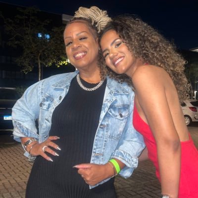 Empresária. Assessora e Produtora da cantora @maluoriginal
