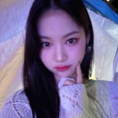 x_mvyaa's profile picture. ~we were falling when the skies were blue
it's a shame how winter came too soon 
tried to love you but the love falls too~
dsc:hugs4chaey
ig/tt: hugs4chaeyy