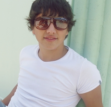 sou da @_giovannamoura e da @taaynaracamilla,bj