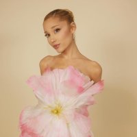 Sally. ⤷ Not @ArianGrande (@voicetothedebet) 's Twitter Profile