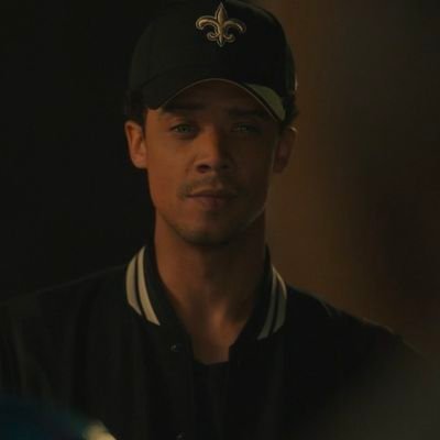 BeeTheyellowBee's profile picture. C1 Spanish. B2 English. B2 French. 26yrs.
#Hannibal
#Thesandman #InterviewWithTheVampire

I RETWEET RANDOM STUFF.