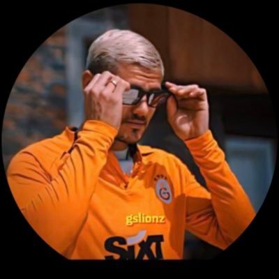 Galatasaraylı / Kendine yorumcu / Güzel hanımları över