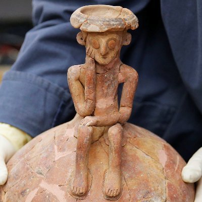 nuffced's profile picture. The beholder's I