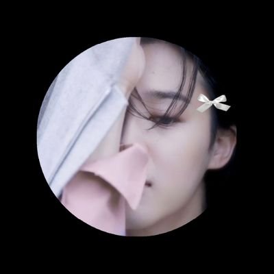 𝐫𝐤𝐢𝐯𝐞 감정 : honest feelings 合 𝟭. play in 𝗆𝗈𝗇𝗈 𝟮. 𝗅𝗈𝗏𝖾 your flaws 𝟯. 𝐦𝐨𝐨𝐧child