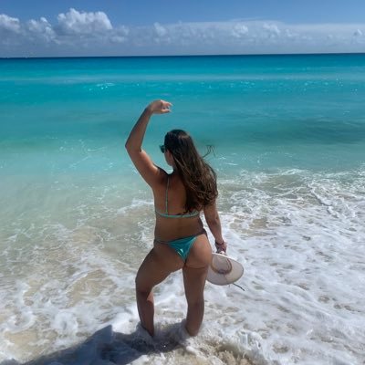 Just a sexy Philly hotwife starting on her content creator/model journey…