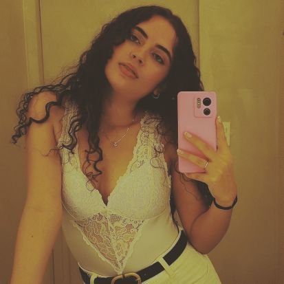 vaizer_'s profile picture. Pronomes: cas/ada.