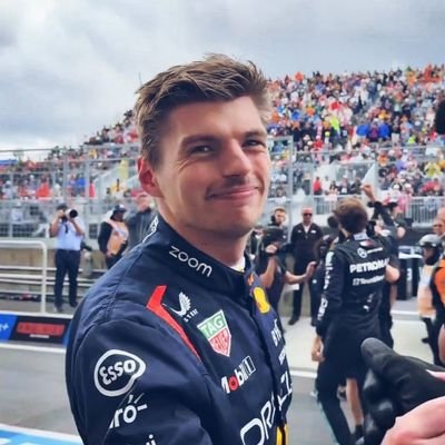 vianalvarez4's profile picture. Swiftie (obviamente) 💝

F1 girl 🏎️

Book Lover ✨