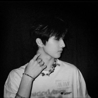 〆| ☾ 𝗦𝗲𝘅, 𝗠𝗼𝗻𝗲𝘆, 𝗙𝗲𝗲𝗹𝗶𝗻𝗴𝘀, 𝗗𝗶𝗲
々| ____旧瓶装新酒____
〴| #𝗕𝗮𝗯𝘆, 𝗱𝗼𝗻'𝘁 𝘆𝗼𝘂 𝗰𝗿𝘆