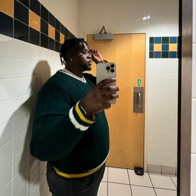 Reek| 23 ♎️ | Host of Young Funny & Black Podcast 🖤|