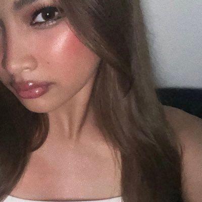 yayavcxz's profile picture. need funds for school ! :)