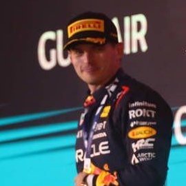 dumbirlq's profile picture. 