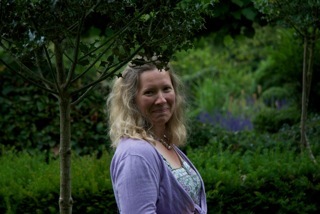 Lover of art & human creativity. Curious about history, nature, science & engineering. Garden Designer creating beautiful, sustainable landscapes.