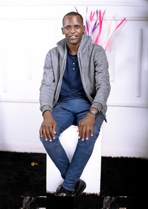 Am an IT consultant, A political analyst, Academician, Business man