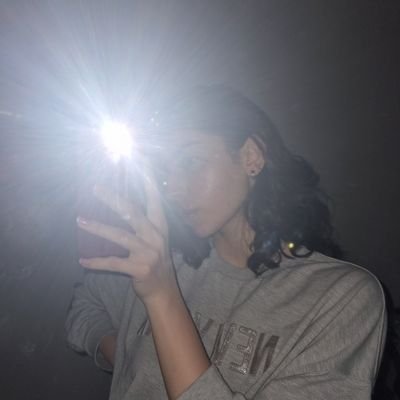 viiolentviiolet's profile picture. سرگردان و بی صدا