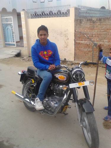 romenticmunda's profile picture. 