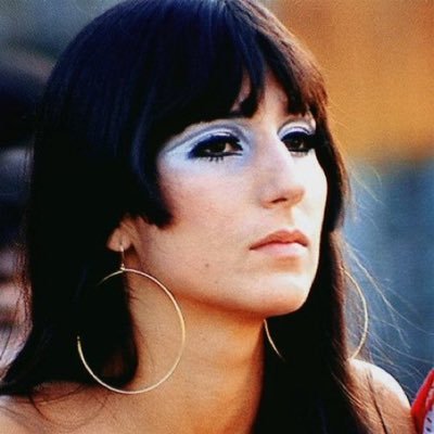 uma grande artista uma grande bruxa mas acima de tudo uma prostituta que não tem coração