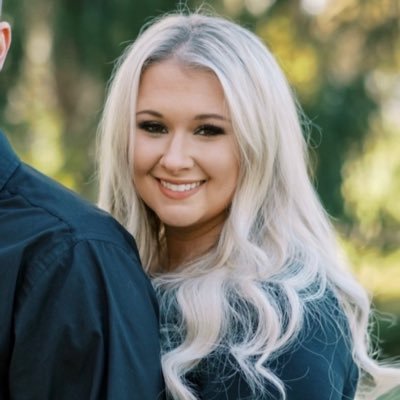 cannolipopp's profile picture. i make a lot of typos.