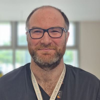 Geriatric Oncology Pharmacist - GOAL Clinic UHW |
PhD Candidate in Geriatric Oncology UCC |
Chief 2 Pharmacist (MedInfo & Education) UHW |
#GeriOnc
He/Him