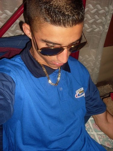 eu sou uma pessoa muito calma ,ultimamente solteiro e gosta da verdade e sinceridade ..humildade .querer saber mais me add no msn vaque59_vilaclara@hotmail.com