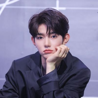 zhanghaopiic's profile picture. for Zerobaseone's center #장하오